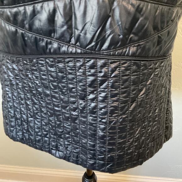 Lucy Puffer Vest Women’s Quilted Nylon Sleeveless Black Lightweight gym layer S - Picture 11 of 13